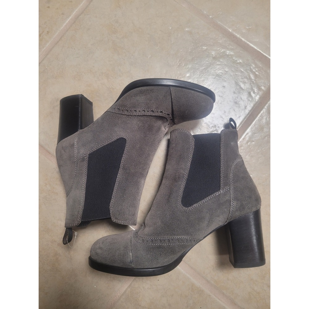 Triver Flight Gray Suede Wingtip Chelsea Ankle Boots Heel Italy Size 36 5.5